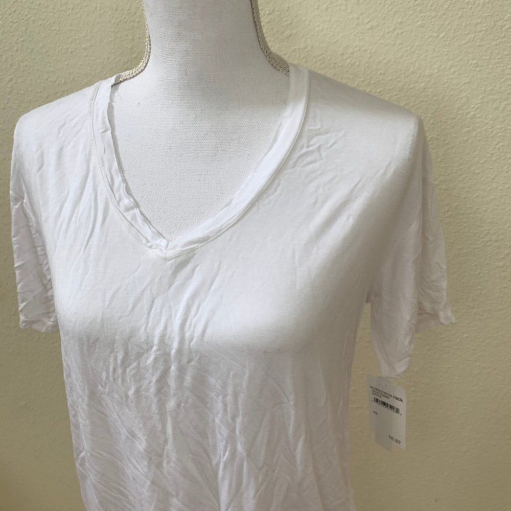 🦄 NEW! Abound XS Washed V-Neck Hi-Lo Tee